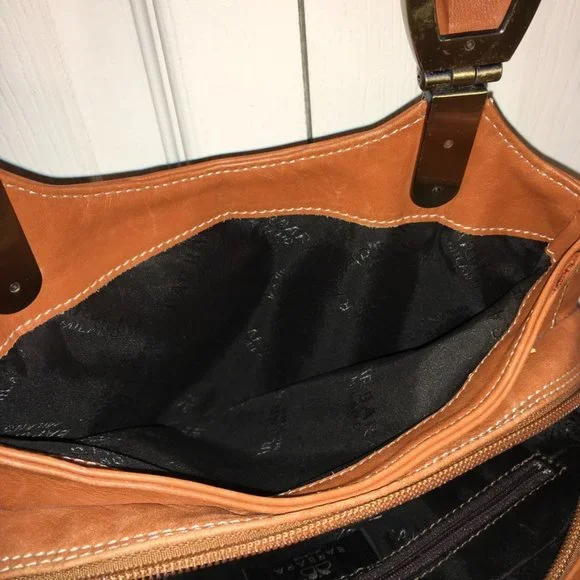 Barbara Milano Leather Shoulder Bag - Picture 9 of 14